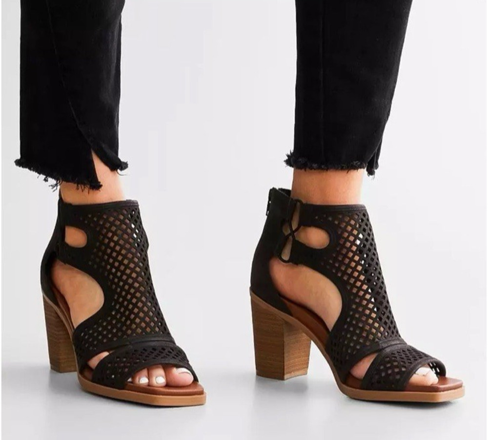 Chunky Caged Sandals 8.5 Black Open Peep Toe Block Heels Cut Out Perforated NWOT
